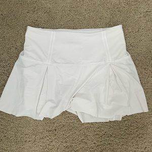 White lululemon skirt size 4